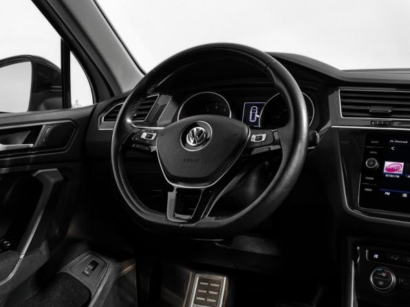 Volkswagen Tiguan II с пробегом 2019 года, цена 1 890 000 рублей, 178820 км, внедорожник, Автокод Объявления