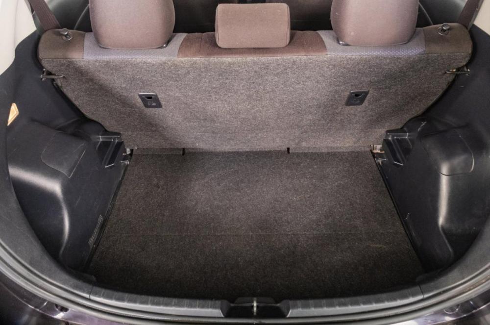 Toyota Vitz III (XP130) Рестайлинг Томск  - изображение 18