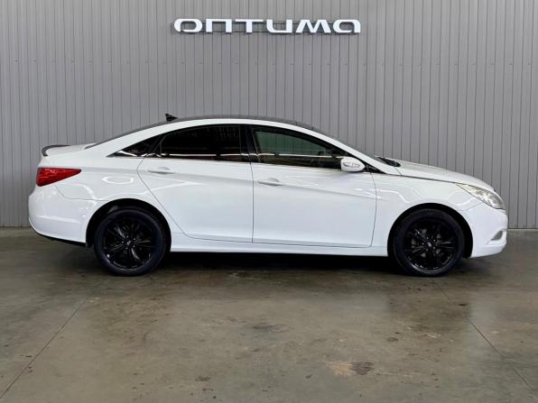 Hyundai Sonata VI (YF) с пробегом 2010 года, цена 1 067 000 рублей, 207800 км, седан, Автокод Объявления