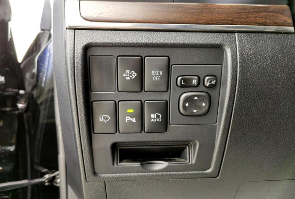 Toyota Land Cruiser 200 Series Рестайлинг 2 Волгоград  - изображение 19