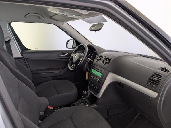 Skoda Yeti I Рестайлинг с пробегом 2014 года, цена 1 290 000 рублей, 102059 км, внедорожник, Автокод Объявления
