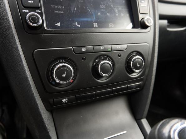 Skoda Octavia II (A5) Рестайлинг с пробегом 2012 года, цена 875 000 рублей, 255342 км, лифтбек, Автокод Объявления
