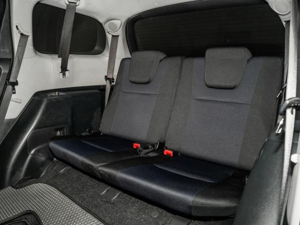 Toyota Wish II Рестайлинг с пробегом 2013 года, цена 1 400 000 рублей, 173660 км, минивэн, Автокод Объявления