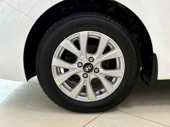 Hyundai Solaris II с пробегом 2018 года, цена 1 295 000 рублей, 114206 км, седан, Автокод Объявления