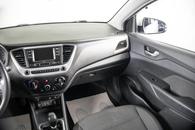 Hyundai Solaris II с пробегом 2017 года, цена 1 249 000 рублей, 170300 км, седан, Автокод Объявления