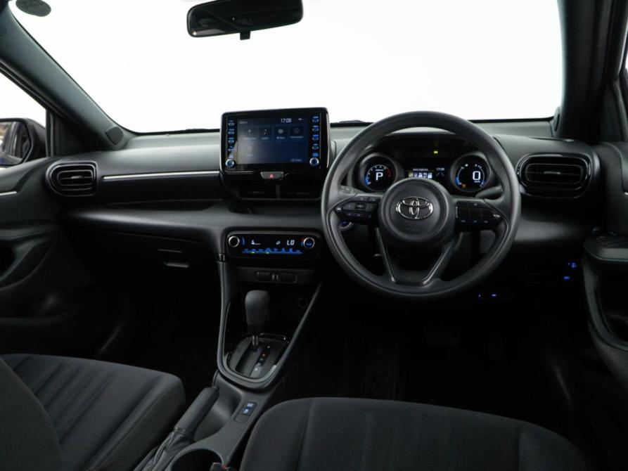 Toyota Yaris IV Москва  - изображение 6