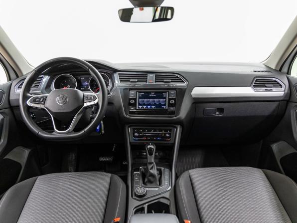 Volkswagen Tiguan II Рестайлинг с пробегом 2022 года, цена 3 048 000 рублей, 37155 км, внедорожник, Автокод Объявления