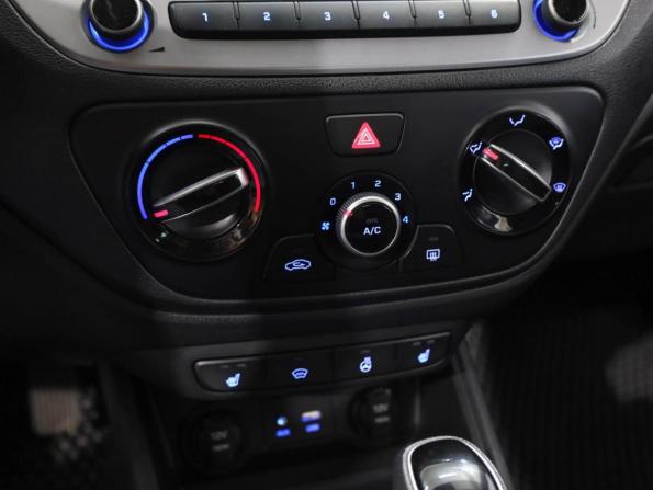Hyundai Solaris II с пробегом 2018 года, цена 1 579 000 рублей, 89622 км, седан, Автокод Объявления