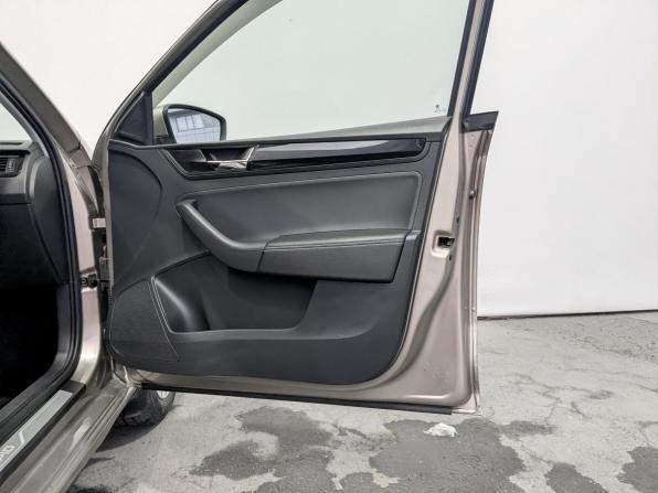Skoda Rapid I Рестайлинг с пробегом 2018 года, цена 1 450 000 рублей, 65000 км, лифтбек, Автокод Объявления