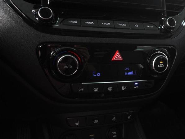 Hyundai Solaris II Рестайлинг с пробегом 2021 года, цена 1 885 000 рублей, 59982 км, седан, Автокод Объявления