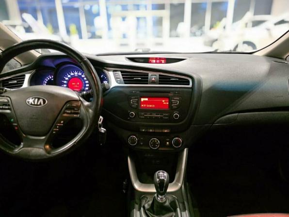 Kia Ceed II Рестайлинг с пробегом 2015 года, цена 999 000 рублей, 116000 км, универсал, Автокод Объявления