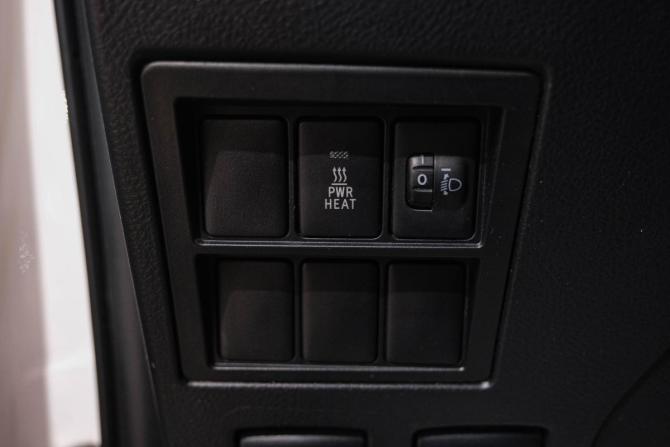 Toyota Hilux VIII с пробегом 2016 года, цена 2 919 000 рублей, 220000 км, offers.body_type.unknown, Автокод Объявления