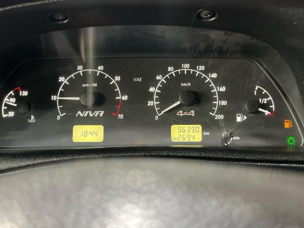 Chevrolet Niva I Рестайлинг с пробегом 2017 года, цена 680 000 рублей, 96389 км, внедорожник, Автокод Объявления