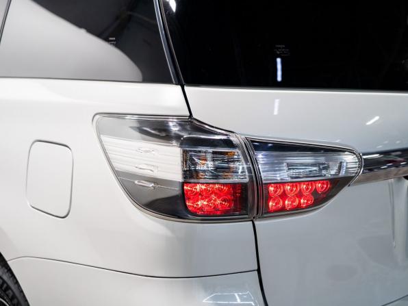 Toyota Wish II Рестайлинг с пробегом 2016 года, цена 1 545 000 рублей, 172100 км, минивэн, Автокод Объявления
