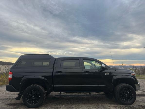 Toyota Tundra II Рестайлинг с пробегом 2015 года, цена 7 899 000 рублей, 77164 км, offers.body_type.unknown, Автокод Объявления