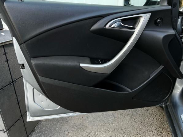 Opel Astra J с пробегом 2010 года, цена 740 500 рублей, 166089 км, хэтчбек, Автокод Объявления