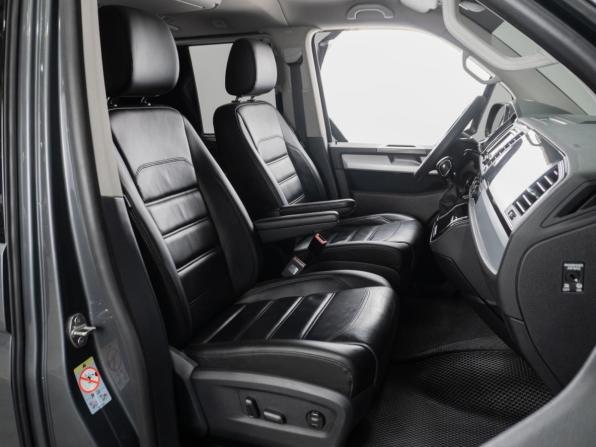 Volkswagen Multivan T6 с пробегом 2018 года, цена 4 719 000 рублей, 146936 км, минивэн, Автокод Объявления