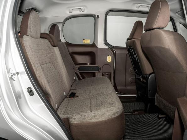 Toyota Spade с пробегом 2013 года, цена 820 300 рублей, 105466 км, микровэн, Автокод Объявления