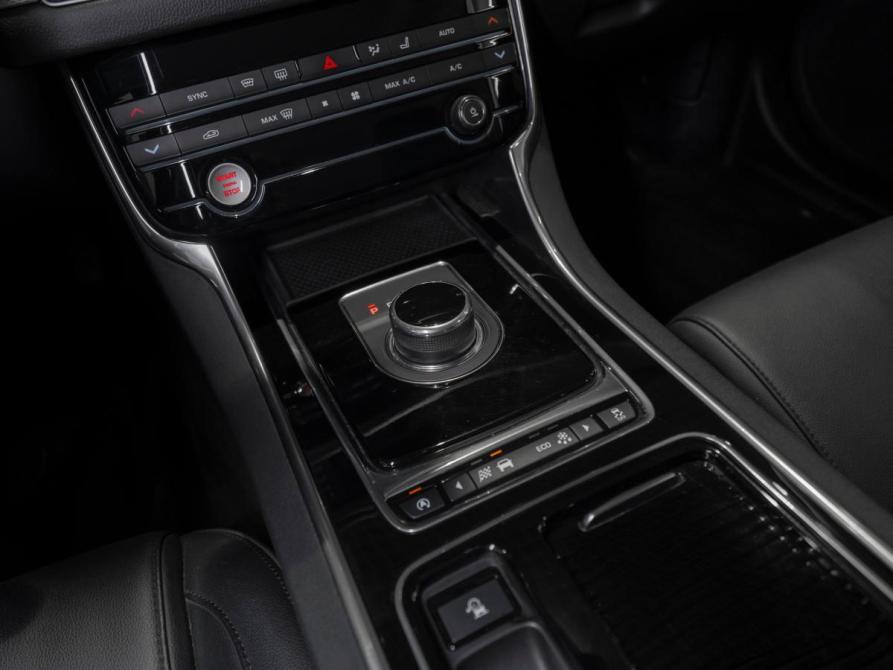 Jaguar XF II Москва  - изображение 14