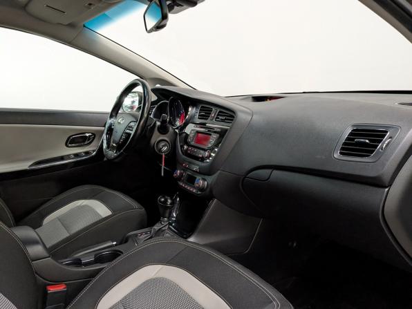 Kia Ceed II с пробегом 2015 года, цена 1 255 000 рублей, 118804 км, универсал, Автокод Объявления