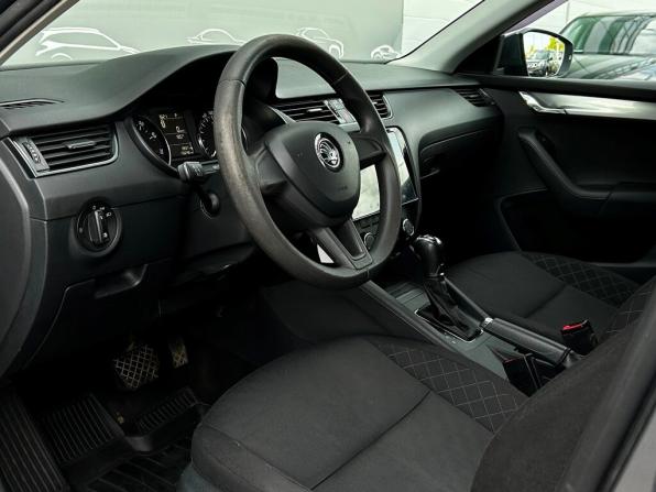 Skoda Octavia III (A7) Рестайлинг с пробегом 2017 года, цена 1 078 700 рублей, 170248 км, лифтбек, Автокод Объявления