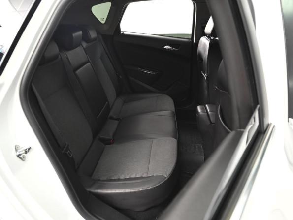 Opel Astra J с пробегом 2011 года, цена 929 000 рублей, 259026 км, хэтчбек, Автокод Объявления
