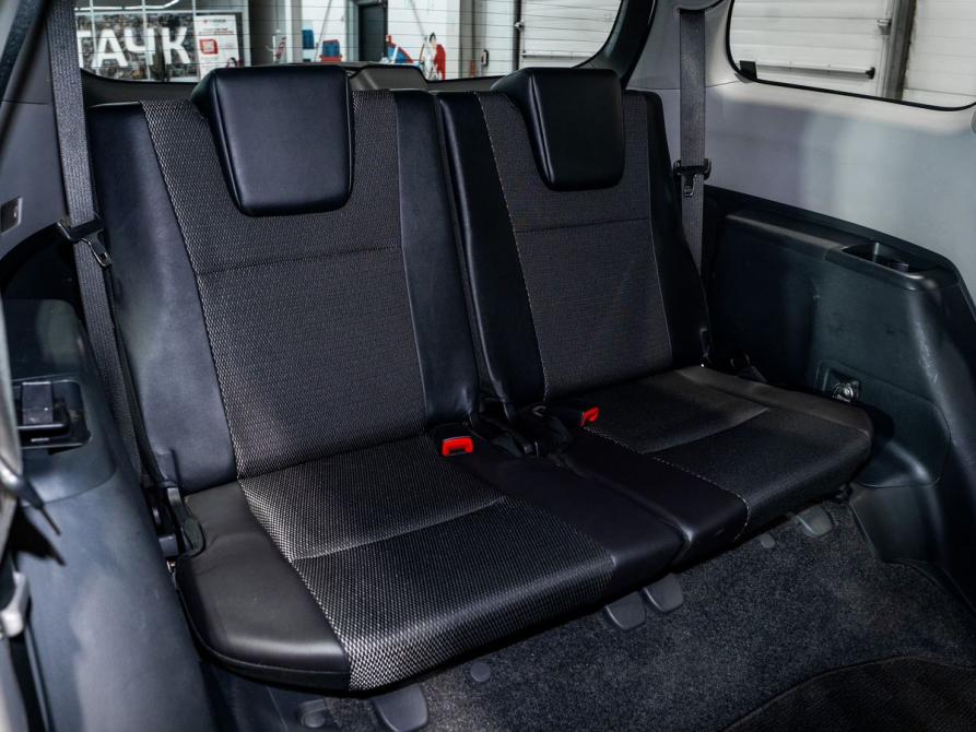 Toyota Wish II Рестайлинг Чита  - изображение 5