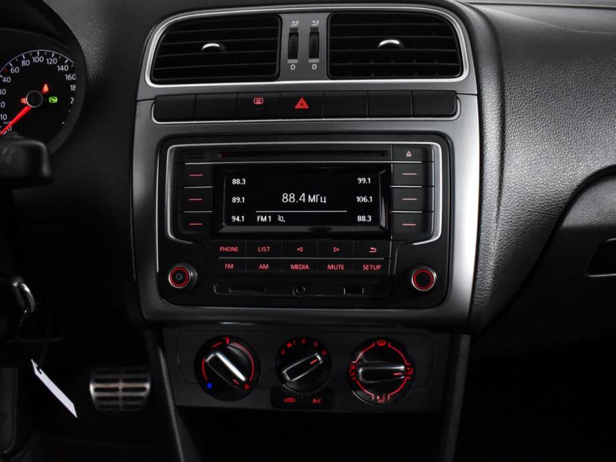 Volkswagen Polo V Рестайлинг Санкт-Петербург  - изображение 16