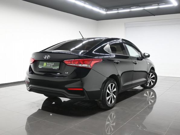 Hyundai Solaris II с пробегом 2018 года, цена 1 240 000 рублей, 109495 км, седан, Автокод Объявления