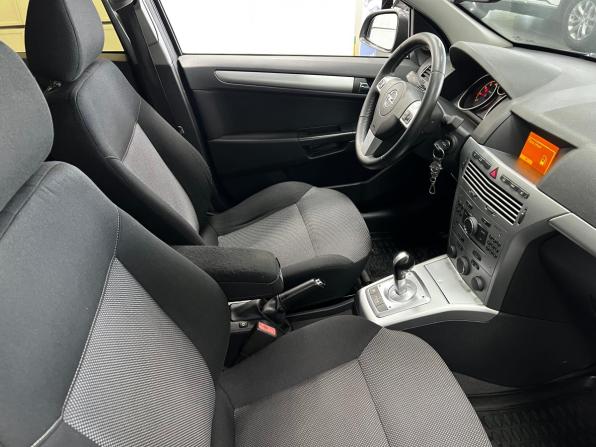 Opel Astra H Рестайлинг с пробегом 2011 года, цена 500 000 рублей, 242877 км, седан, Автокод Объявления
