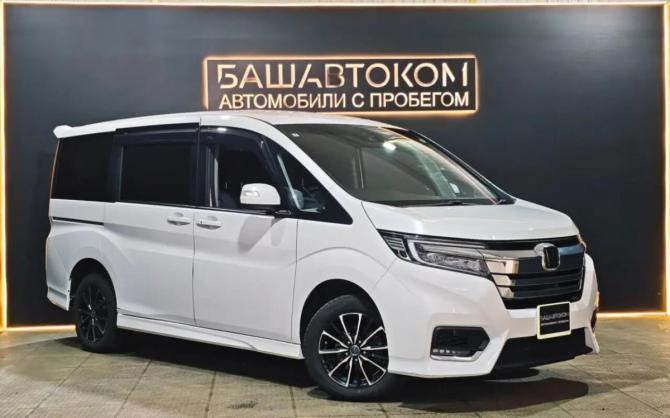Honda Stepwgn V Рестайлинг с пробегом 2019 года, цена 2 235 000 рублей, 110880 км, минивэн, Автокод Объявления