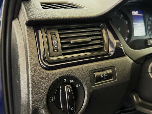 Skoda Rapid I с пробегом 2015 года, цена 740 000 рублей, 134815 км, лифтбек, Автокод Объявления