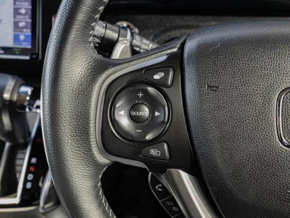 Honda Stepwgn V Рестайлинг с пробегом 2020 года, цена 2 680 000 рублей, 70722 км, минивэн, Автокод Объявления