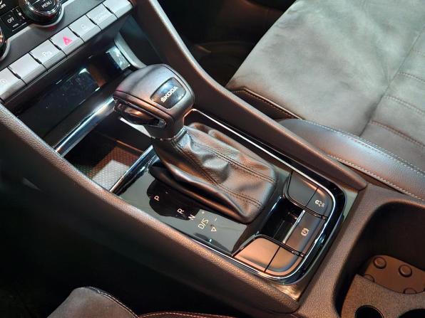 Skoda Karoq I с пробегом 2020 года, цена 2 079 000 рублей, 139958 км, внедорожник, Автокод Объявления