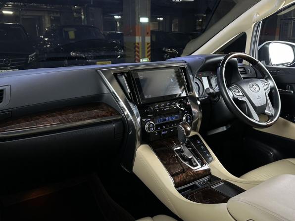 Toyota Alphard III Рестайлинг с пробегом 2021 года, цена 5 199 000 рублей, 55316 км, минивэн, Автокод Объявления
