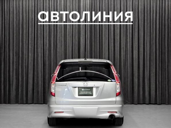 Honda Stream II Рестайлинг с пробегом 2009 года, цена 1 050 000 рублей, 220618 км, минивэн, Автокод Объявления