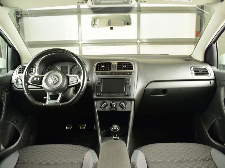 Volkswagen Polo V Рестайлинг Кемерово  - изображение 8