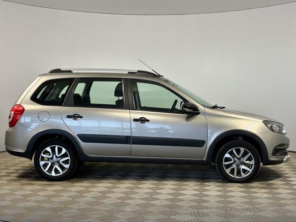 Lada (ВАЗ) Granta I Рестайлинг с пробегом 2020 года, цена 857 000 рублей, 42618 км, универсал, Автокод Объявления