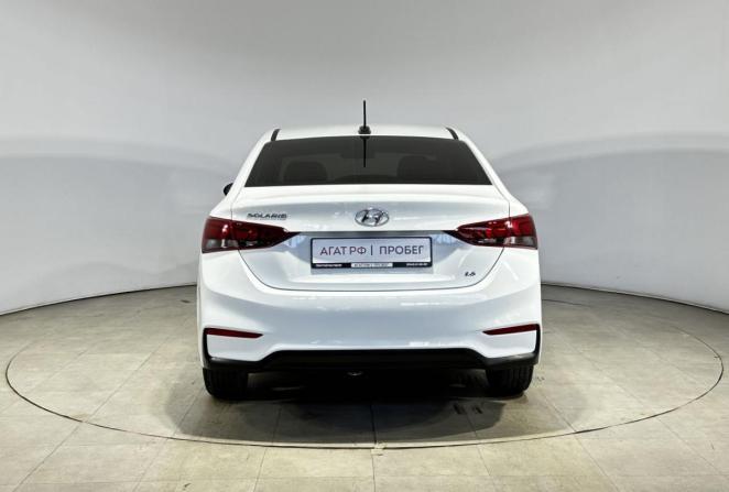 Hyundai Solaris II с пробегом 2018 года, цена 1 415 000 рублей, 91587 км, седан, Автокод Объявления