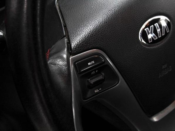 Kia Rio III с пробегом 2015 года, цена 1 079 900 рублей, 129000 км, хэтчбек, Автокод Объявления
