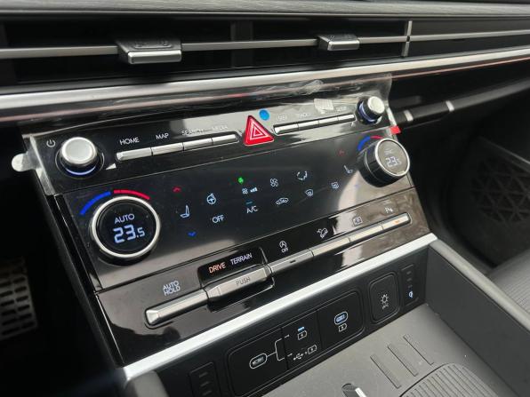 Hyundai Santa Fe V (MX5) с пробегом 2023 года, цена 5 570 000 рублей, 17625 км, внедорожник, Автокод Объявления