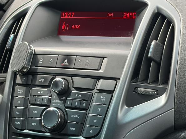 Opel Astra J Рестайлинг с пробегом 2014 года, цена 489 000 рублей, 382734 км, седан, Автокод Объявления