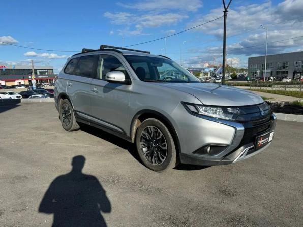Mitsubishi Outlander III Рестайлинг 3 с пробегом 2022 года, цена 2 445 000 рублей, 101067 км, внедорожник, Автокод Объявления