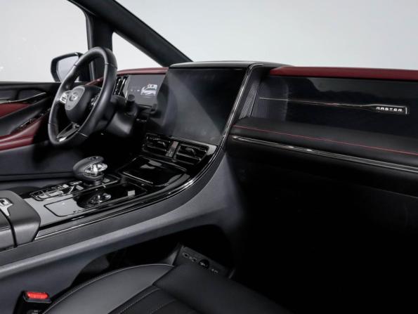 GAC M8 с пробегом 2024 года, цена 4 370 000 рублей, 31960 км, минивэн, Автокод Объявления