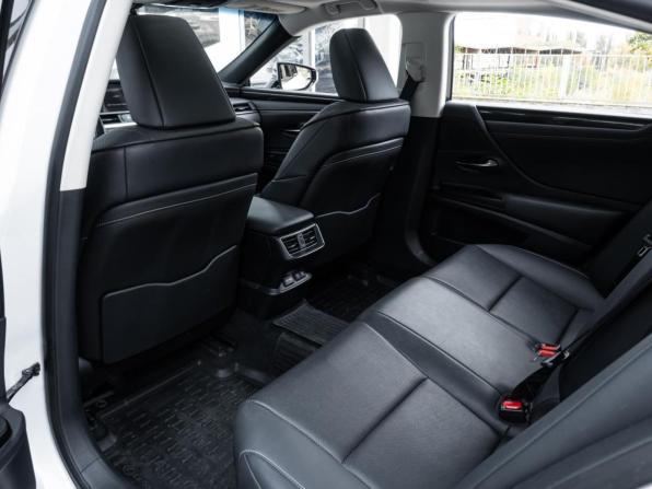 Lexus ES VII с пробегом 2018 года, цена 4 070 000 рублей, 85546 км, седан, Автокод Объявления