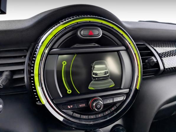 Mini Hatch III (F55/F56) с пробегом 2017 года, цена 2 020 000 рублей, 174963 км, хэтчбек, Автокод Объявления