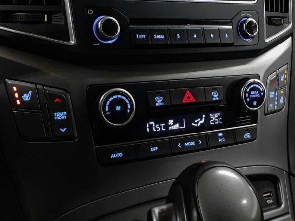 Hyundai H-1 II Рестайлинг 2 с пробегом 2021 года, цена 3 225 000 рублей, 98690 км, минивэн, Автокод Объявления