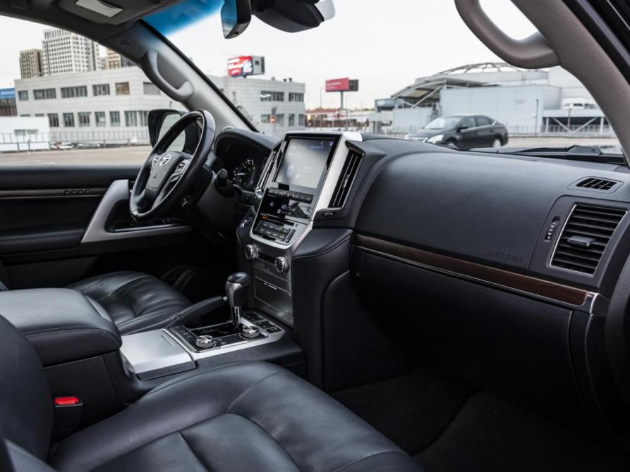 Toyota Land Cruiser 200 Series Рестайлинг 2 Москва  - изображение 17