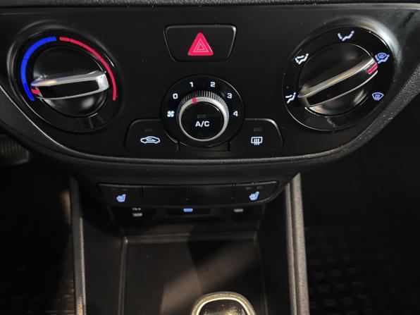 Hyundai Solaris II с пробегом 2019 года, цена 1 180 000 рублей, 214210 км, седан, Автокод Объявления