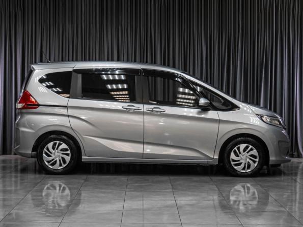 Honda Freed II с пробегом 2017 года, цена 1 679 000 рублей, 47104 км, компактвэн, Автокод Объявления